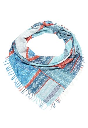 Foulard triangulaire bleu et rouge à motifs avec bords frangés, présentant des dessins géométriques et floraux complexes.