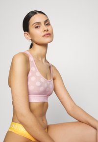 Calvin Klein Underwear Corpete - pink shell