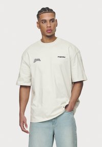Pegador FARREN TEE - Marškinėliai su spaudiniu - washed salty cream