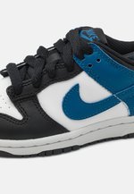dunk low black ps