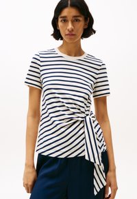 Tommy Hilfiger KNOT BOAT TEE - Basic T-shirt - calico/dark night navy