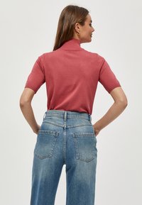 Minus MILIMA ROLL NECK KNIT - Pamata T-krekls - pink lemonade