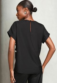 Lipsy REGULAR FIT - SEQUIN FLORAL PRINTED - Blůza - black
