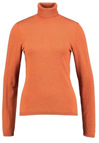 Pomarańczowy sweter z golfem wykonany z miękkiej dzianiny. Posiada długie rękawy oraz ściągacz na szyi i u dołu. Gładka faktura i dopasowany krój.