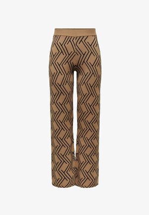 Pantalones de punto marrones con un patrón en zigzag en negro. Cintura alta y diseño de pierna ancha, que muestra una tela texturada.