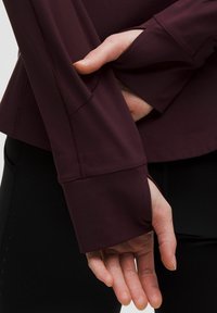 lululemon MIST OVER WINDBREAKER - Tuulitakki - goodnight plum