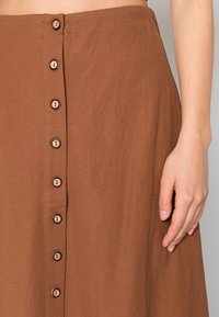 ONLY ONLJULLA SKIRT - Saia plissada - dachshund