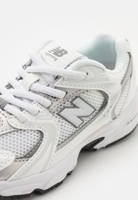 New Balance 530 - Sportcipő - white
