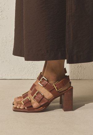 Next, Sandaler - tan brown