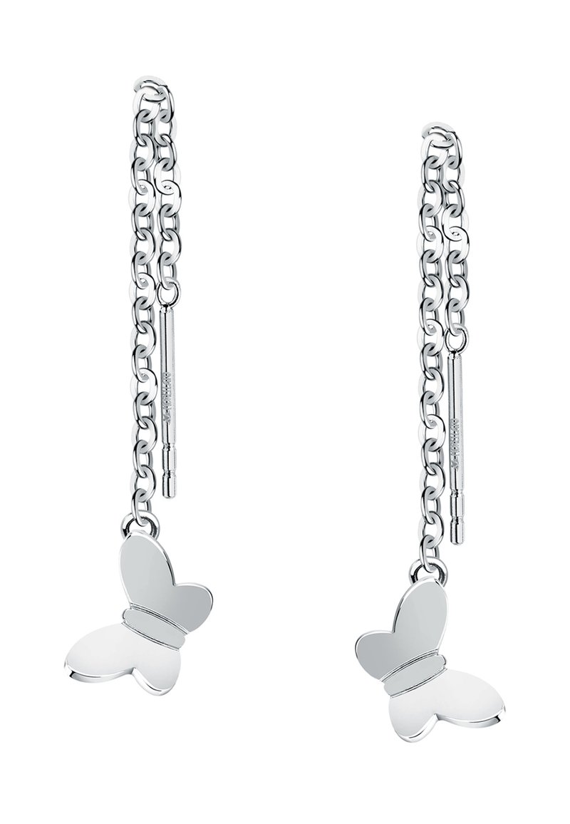 Orecchini a forma di farfalla in argento con un design a catena. Finitura lucida, con un ciondolo a forma di farfalla intagliato all'estremità di ciascuna catena.