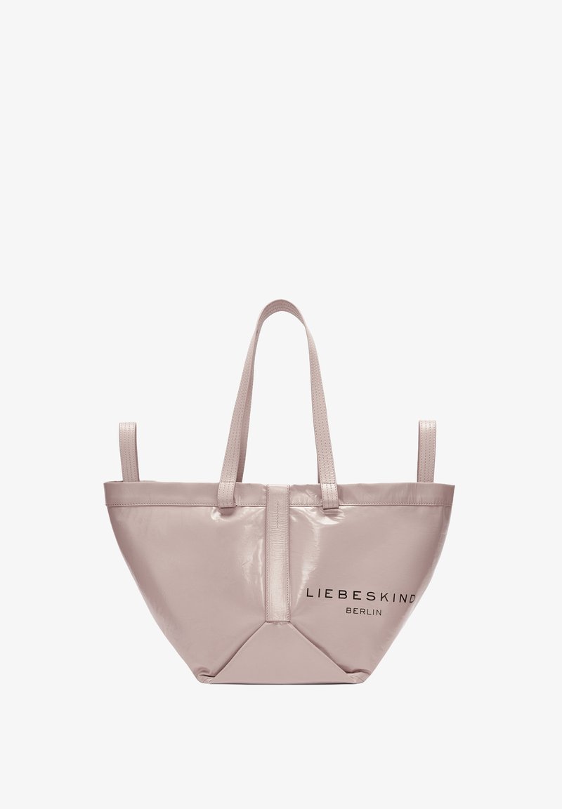 Pink, glänzende Tragetasche mit zwei oberen Griffen, strukturierter Form und Logo auf der Vorderseite. Verfügt über einen flachen Boden und minimale Akzente.