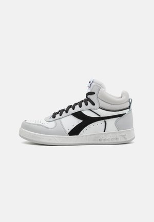 Diadora MAGIC BASKET DEMI CUT ICONA UNISEX - Sneakers basse - white/lunar rock