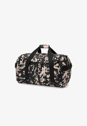Zwarte sporttas met bloemmotief in roze en witte tinten, voorzien van twee zwarte draagriemen en twee ritsvakjes.