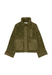 Olivenfarvet jakke med et fluffy, struktureret yderlag og en quiltet indersektion med to knappede påsatte lommer. Høj krave-design.