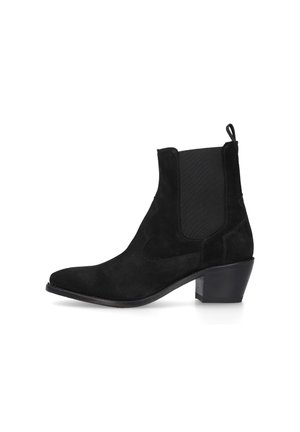 Bottine en daim noir avec panneau latéral élastique, languette à l'arrière, bout pointu et talon bloc.