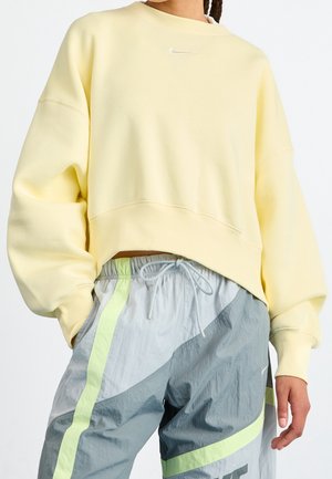 Sweater - light yellow