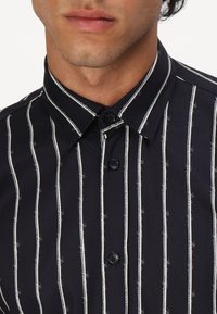 Bruuns Bazaar VANIGILLY SHIRT - Button down-skjorte - black
