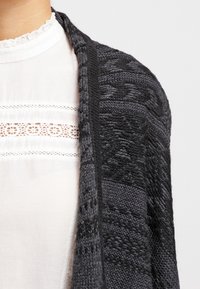 mint&berry Strickjacke - anthracite