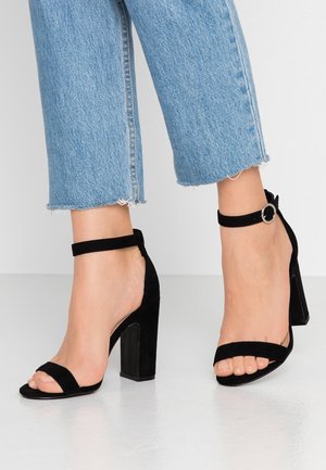 Sandali con tacco - black