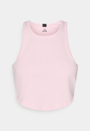 Ljusrosa crop top i ribbat tyg. Har rund halsringning och är ärmlös, med rak fåll och utan dekorationer.