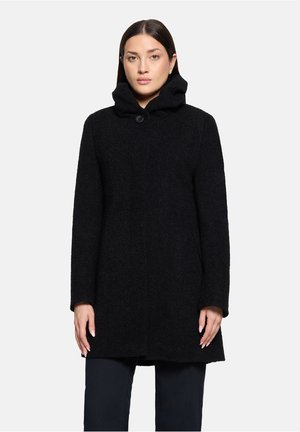 - Klasyczny płaszcz