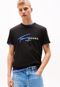 Tommy Jeans DNA TEE - Print T-shirt - black