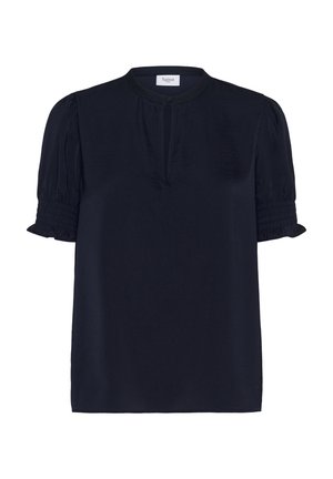 Blusa de manga corta en azul marino de tejido suave, con escote redondo, mangas abullonadas con pliegues y una discreta tapeta en el frente.
