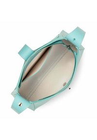 Borsa a tracolla in pelle color acqua con design strutturato, manici superiori e chiusura con cerniera; gli interni presentano scomparti e cuciture beige.
