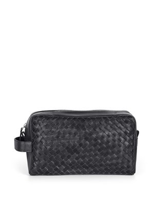 Schwarze kosmetik Tasche aus Leder mit gewebter Textur, rechteckiger Form, Reißverschluss und seitlichem Griff für einfaches Tragen.