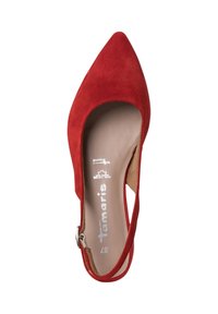 Zapato slingback de ante rojo con punta afilada, correa ajustable y un interior liso. Presenta un logotipo en la plantilla.