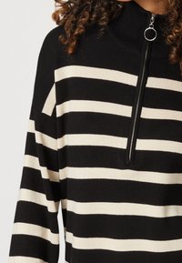 Object Sweter