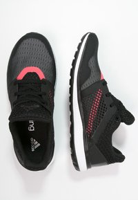 adidas Performance Scarpe da corsa su strada - black
