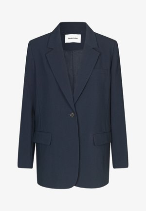 Navy blazer made of smooth fabric, featuring a single button closure, notched lapels, one chest pocket, and two front pockets.