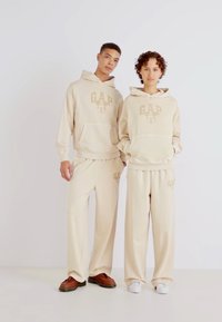 GAP MICKEY HOODIE UNISEX - Mikina s kapucňou - beige