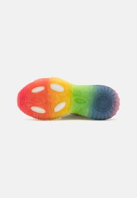 Buffalo BLADER MATCHA - Sportcipő - white/rainbow