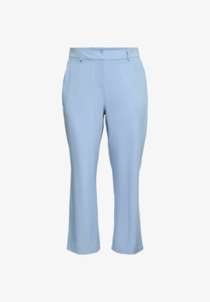 Pantalon bleu clair ajusté jusqu'aux chevilles, avec passants de ceinture et fermeture éclair à l'avant, présenté sur un fond blanc.