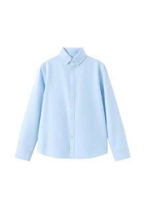 Hellblaues langärmeliges Hemd mit Knöpfen und einem Button-Down-Kragen sowie weißen Knöpfen, vor weißem Hintergrund dargestellt.