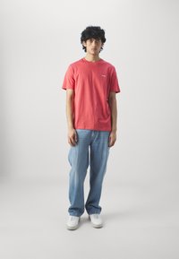 HUGO DERO - T-shirt basic - medium red