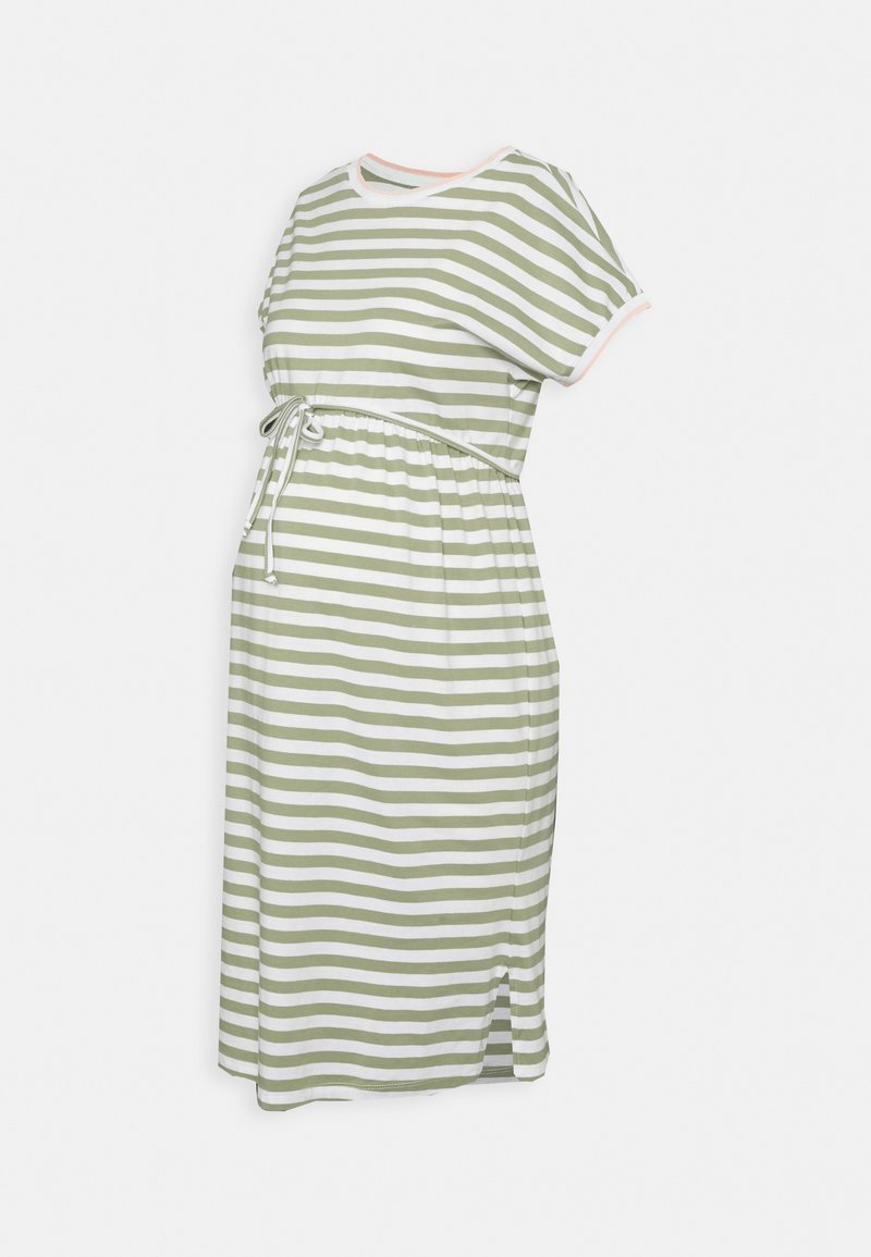 Vestido de maternidade riscado com riscas horizontais verdes e brancas, mangas curtas e cintura ajustada. Apresenta um cordão e fendas laterais.