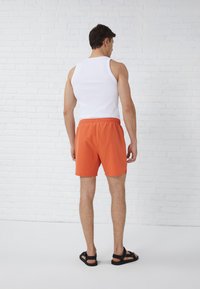 Pier One 2 PACK - Šortky na plávanie - orange/green