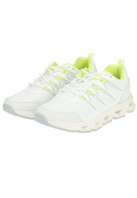 Scarpe da ginnastica bianche con accenti verde lime, upper in mesh e materiale sintetico, sole imbottito, finitura testurizzata e dettagli riflettenti.