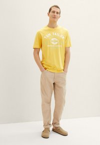 TOM TAILOR LOGO  - Potiskana majica - sunny yellow