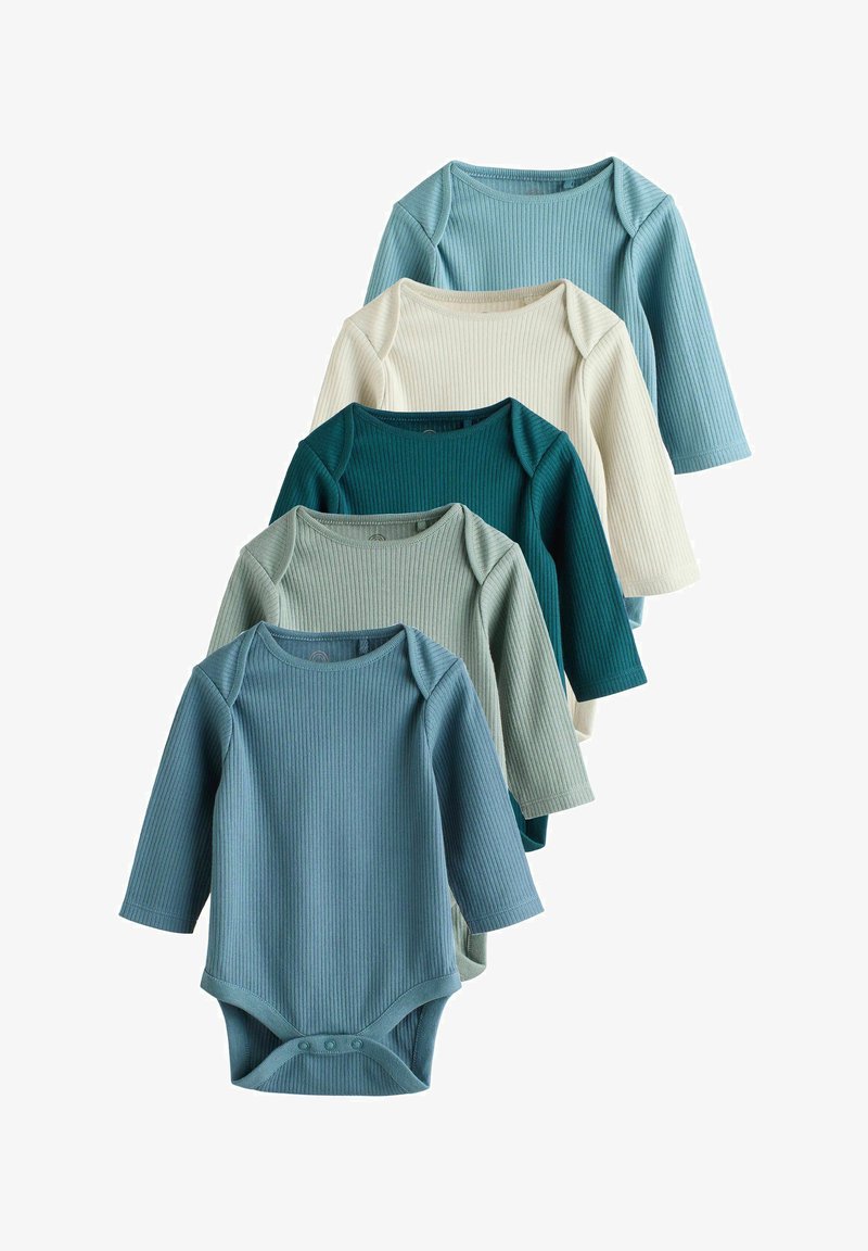 Cinq bodies bébé à manches longues côtelés dans différentes nuances de bleu, sarcelle, vert et crème, disposés en pile sur fond blanc.