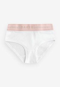 Caleçons blancs en coton avec une taille élastique rose portant "BAKER" en lettres métalliques. Texture simple et lisse, avec une coupe et une forme standard.