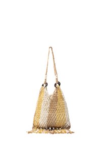 Borsa tote intrecciata con design a rete che presenta tonalità gialle, bianche e beige. Decorata con un fondo frangiato e manici a stile bamboo.