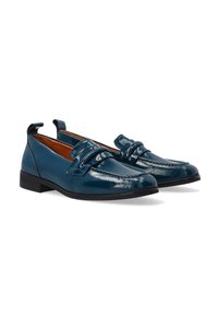 Blaue Lackleder-Lederschuhe mit runder Zehenform, im Slip-On-Design, mit Schnallen-Detail an der Vorderseite und niedrigem Gummihigh.