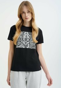 Greenpoint - T-shirt z nadrukiem