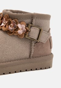 Gioseppo LINT - Bottes de neige - taupe