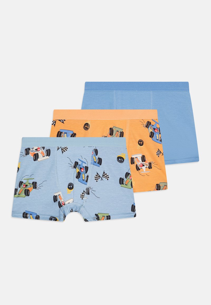 Tre paia di boxer da ragazzo in blu, arancione e azzurro chiaro, con motivi di auto da corsa e bandiera a scacchi. Tessuto in cotone morbido.
