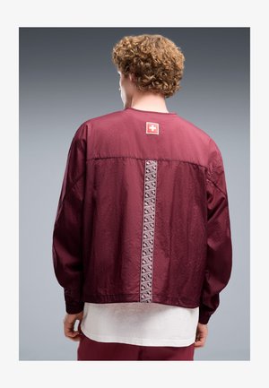 Puma, SWITZERLAND X SALEHE BEMBURY KING TRACK JACKET - Dresy národného tímu - team regal red